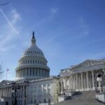 США заявили про часткове зняття санкцій з російської нафти