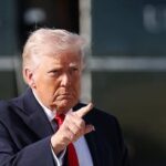 Трамп наказав стріляти по суднах в Ормузькій протоці