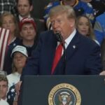 Трамп шокував новими витівками перед виборами у США